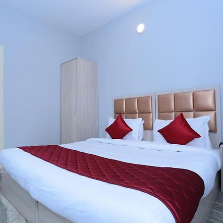 טריואנדרום Super Townhouse Prince Palace מראה חיצוני תמונה