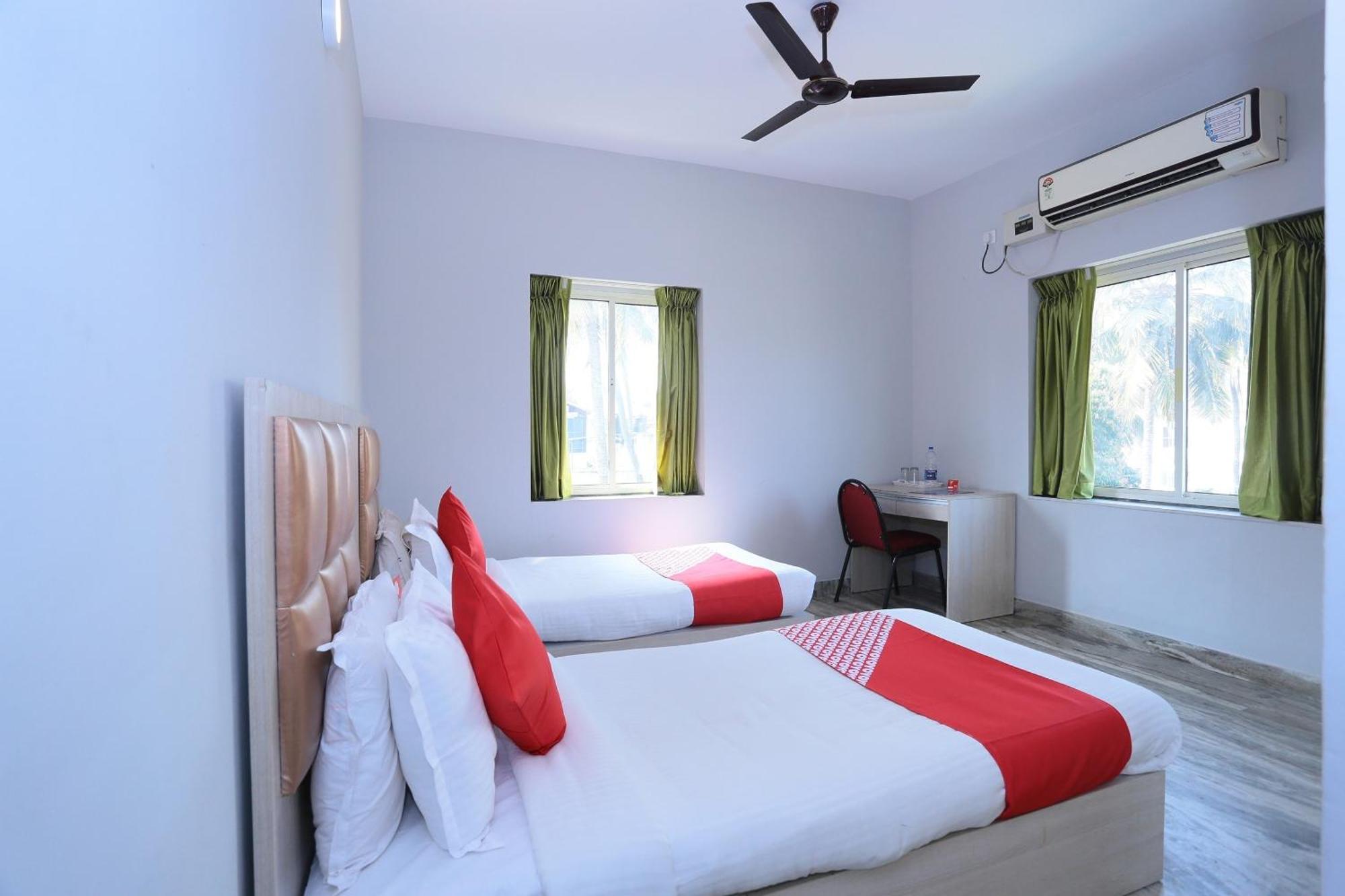 טריואנדרום Super Townhouse Prince Palace מראה חיצוני תמונה