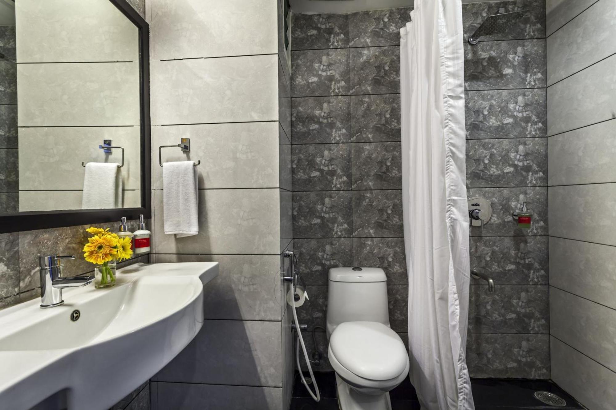 טריואנדרום Super Townhouse Prince Palace מראה חיצוני תמונה