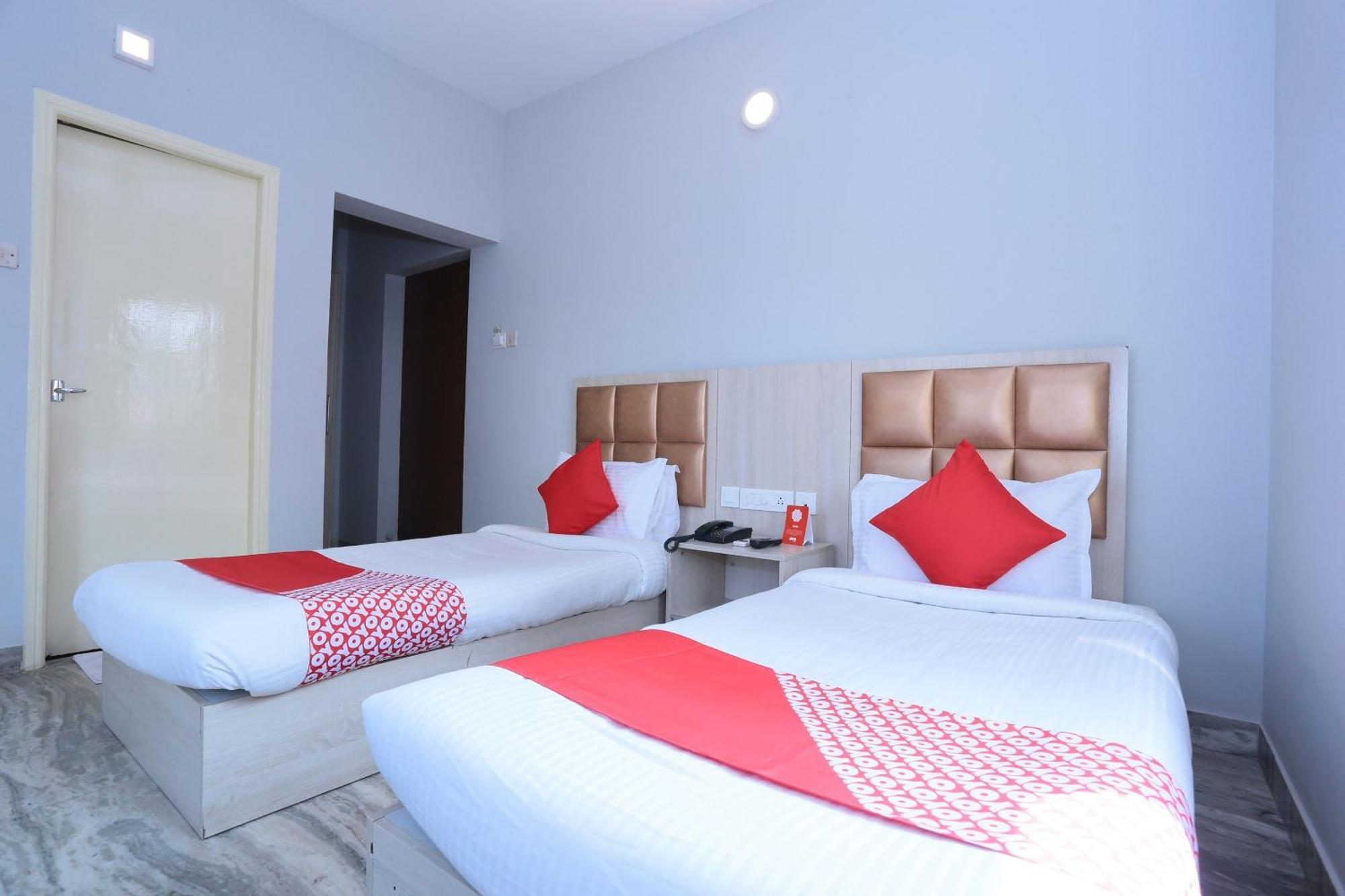 טריואנדרום Super Townhouse Prince Palace מראה חיצוני תמונה