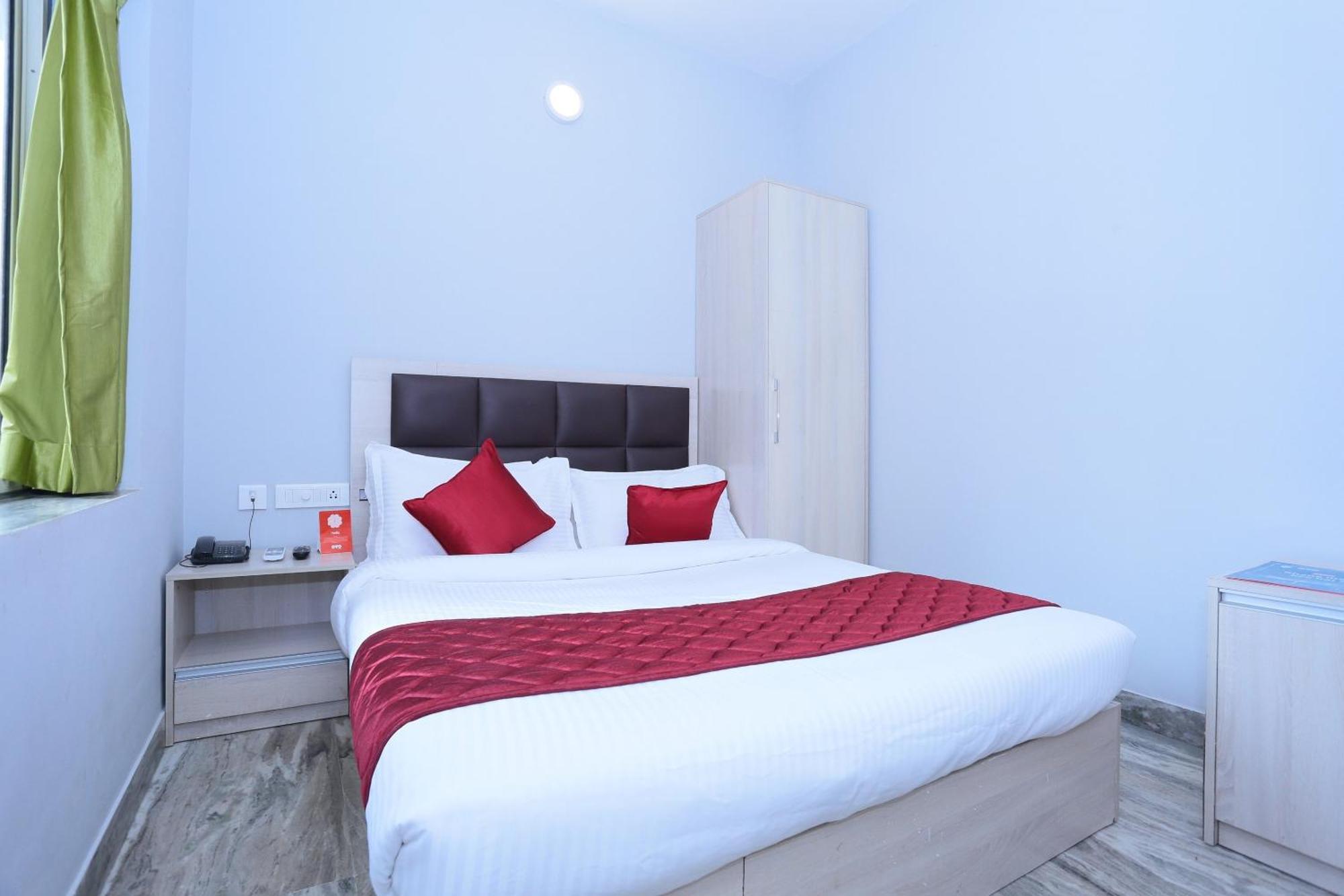 טריואנדרום Super Townhouse Prince Palace מראה חיצוני תמונה