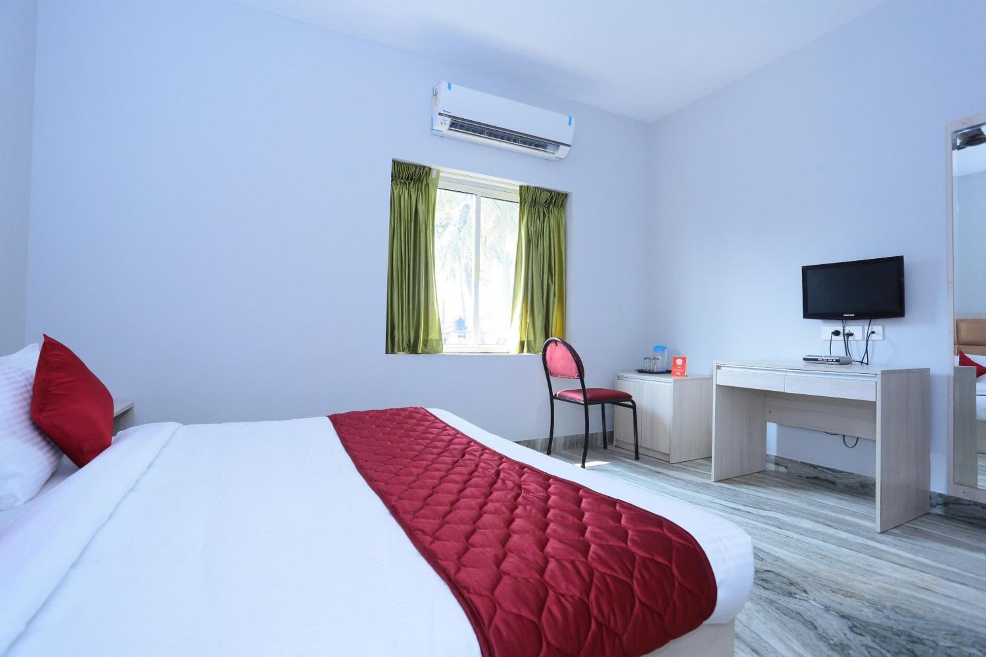 טריואנדרום Super Townhouse Prince Palace מראה חיצוני תמונה